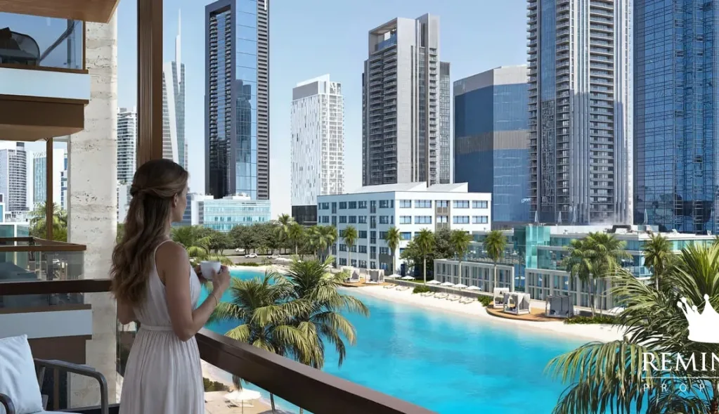 Balcony overlooking the swimming pool and Dubai skyline